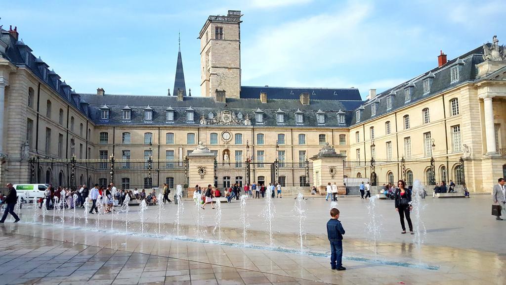 Sweethome Dijon - Black & White Extérieur photo